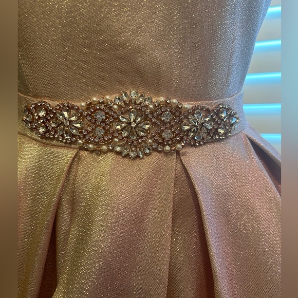 Sherri Hill gown
💖OFFERS WELCOME💖
CLOSET CLEAN OUT😉 - Picture 3 of 8